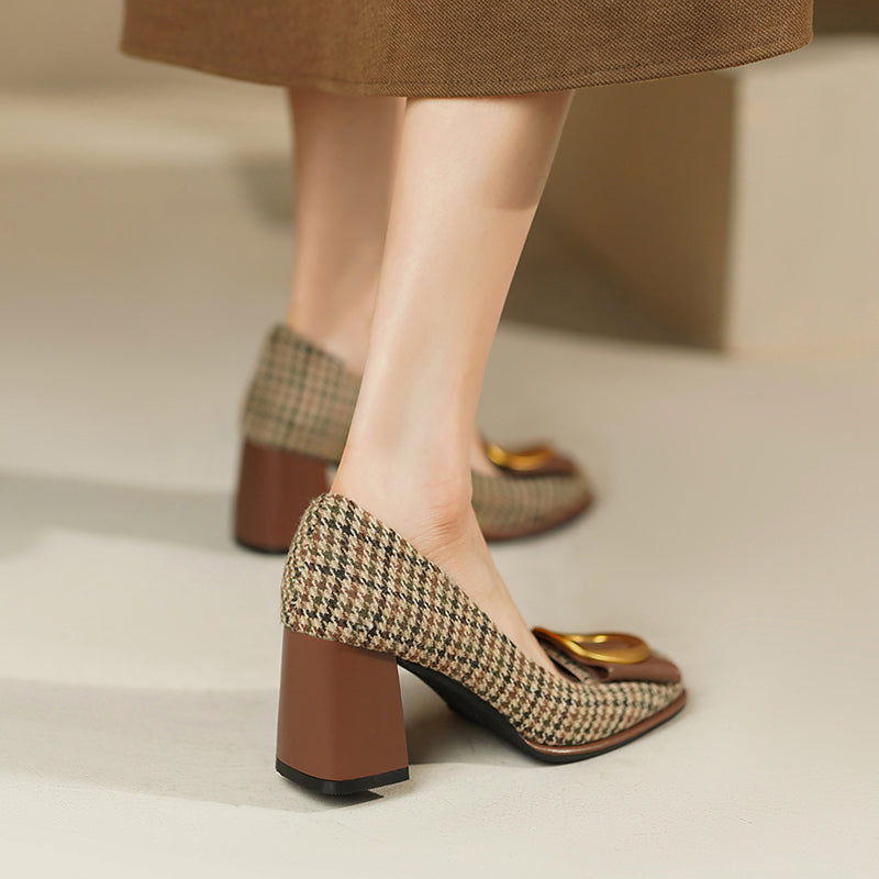 Elegantes tacones metálicos con lazo de Isabella Sol