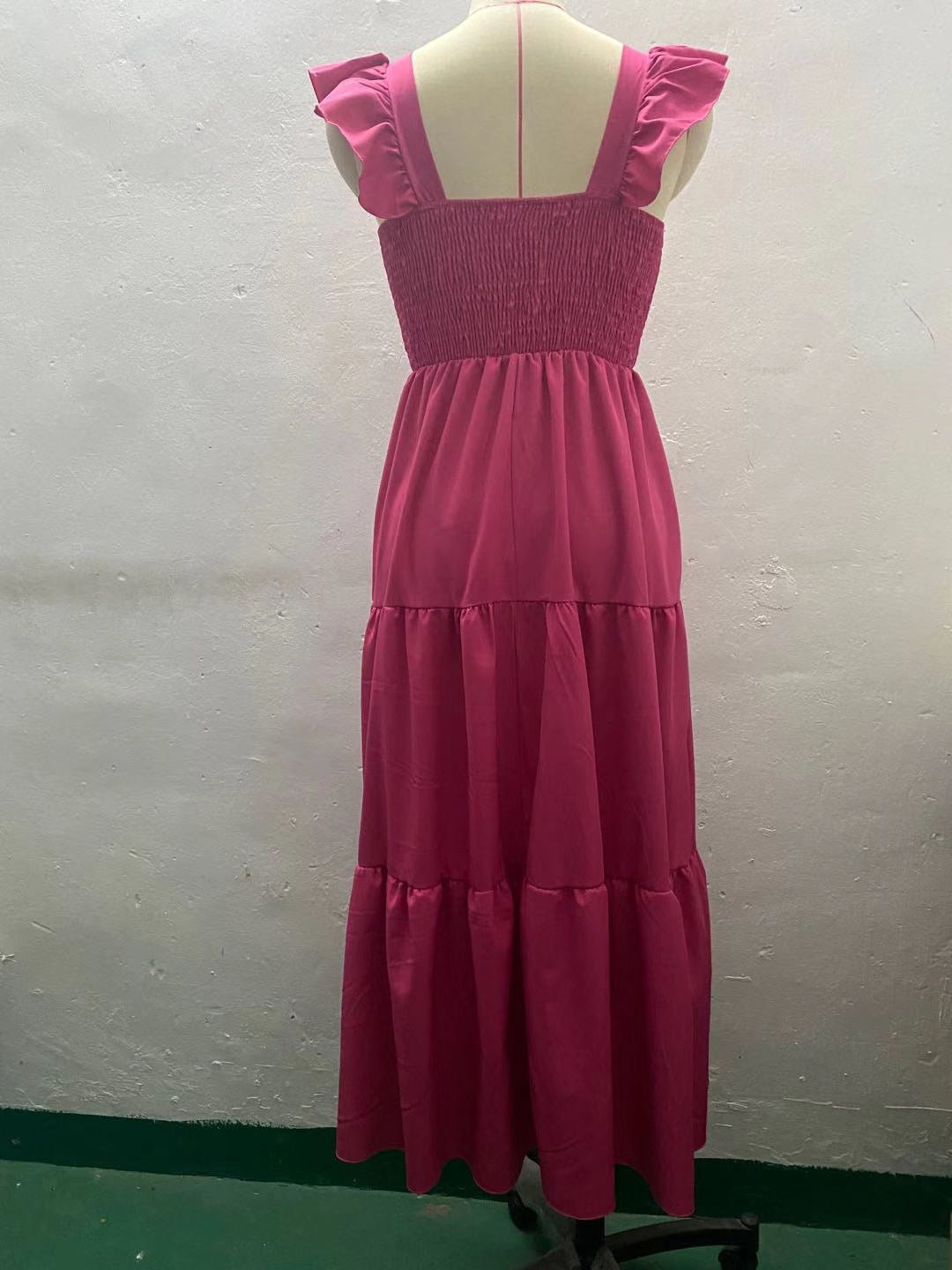 Elegante vestido largo con volantes de Isabella Sol