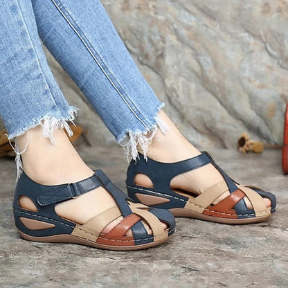 Sandalias de cuña cómodas de Isabella Sol para uso diario.
