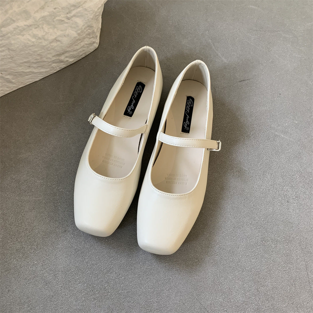 Elegantes zapatos Mary Jane de tacón bajo de Isabella Sol para el día a día.