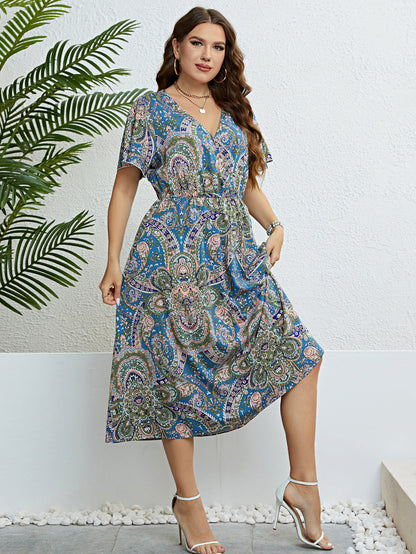 Vestido de verano con escote en V y estampado retro de Isabella Sol