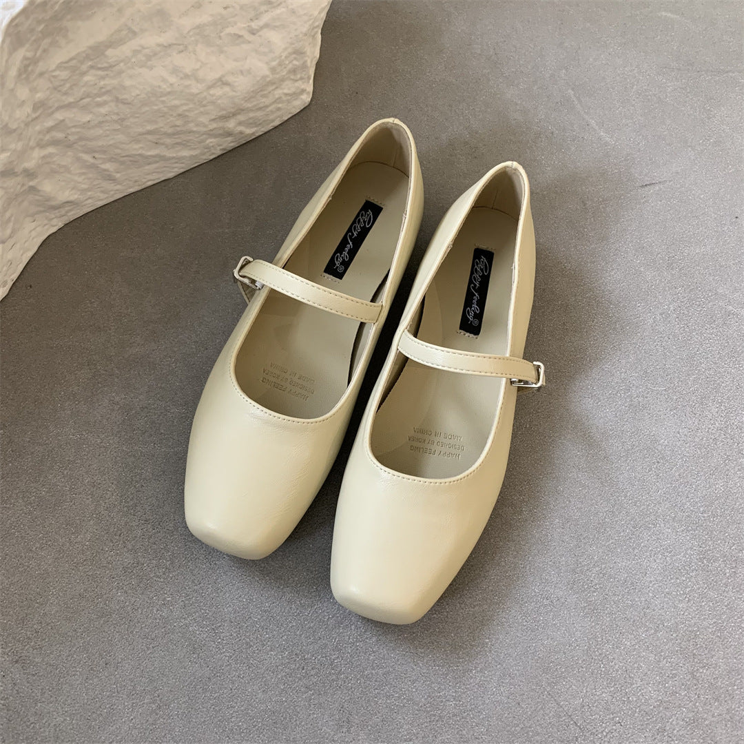 Elegantes zapatos Mary Jane de tacón bajo de Isabella Sol para el día a día.