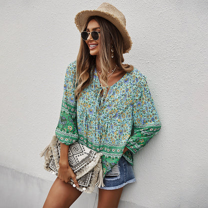 Top de verano estampado con flores bohemias de Isabella Sol