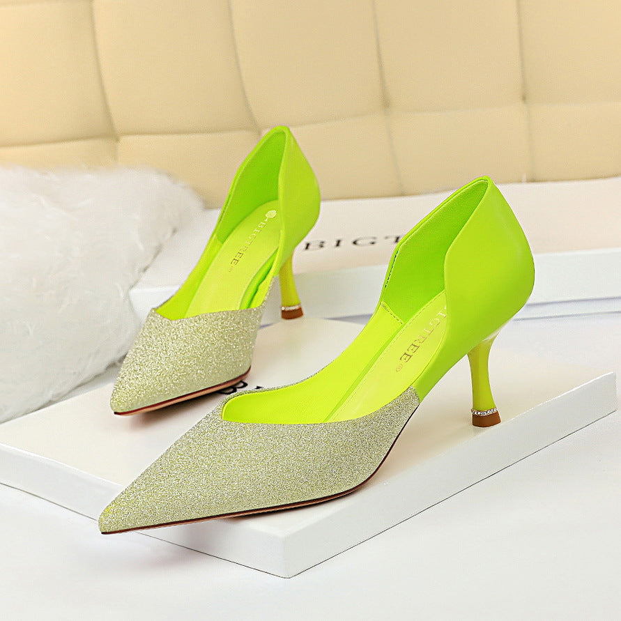 Elegantes tacones con bloques de color de Isabella Sol