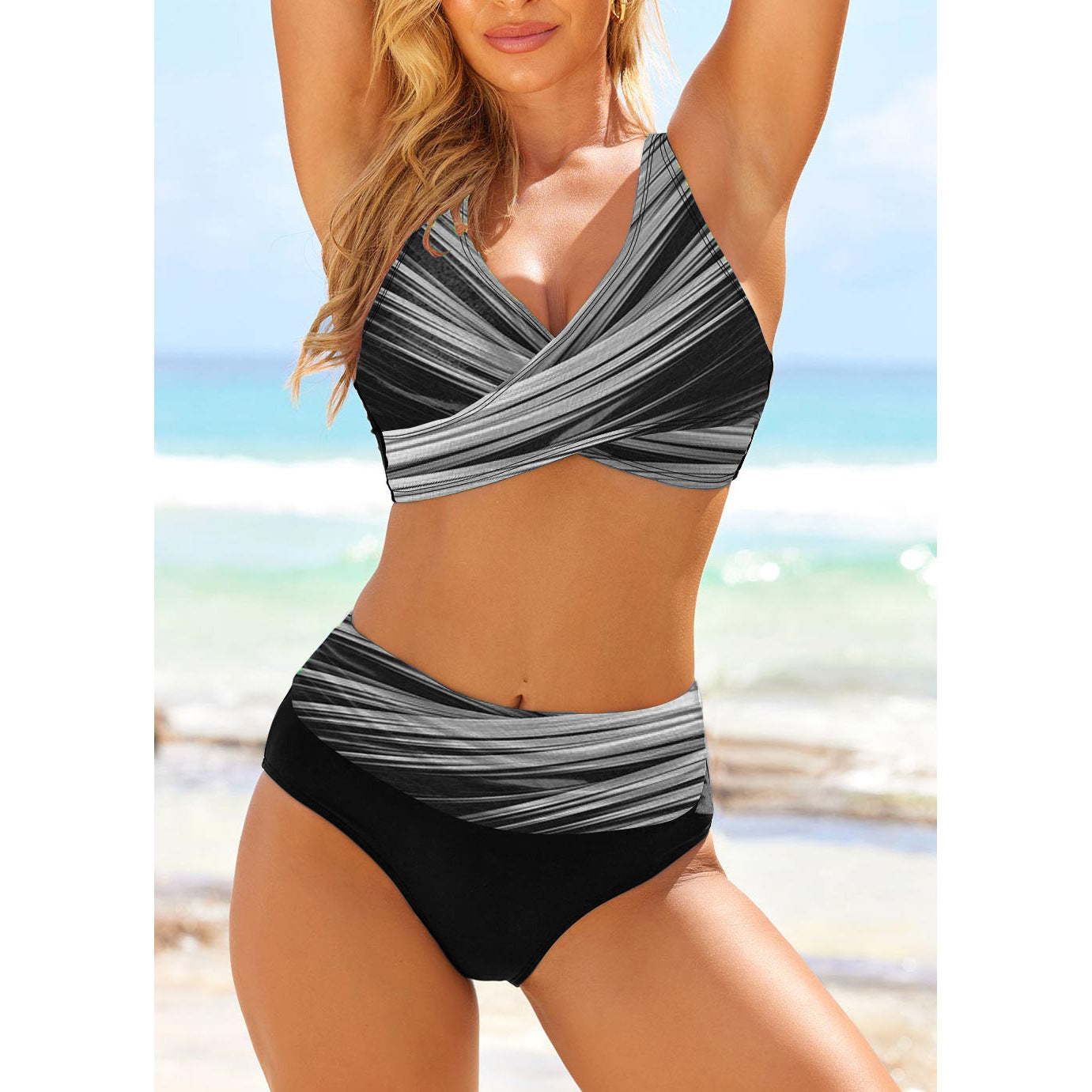 Bikini de talle alto con rayas vibrantes de Isabella Sol