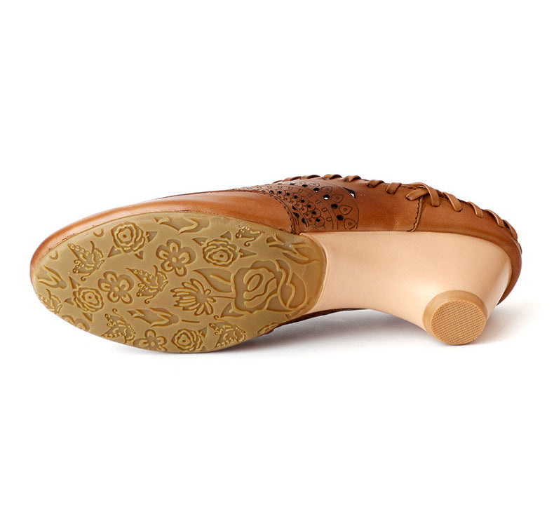 Sandalias de cuero vintage de tacón medio de Isabella Sol.