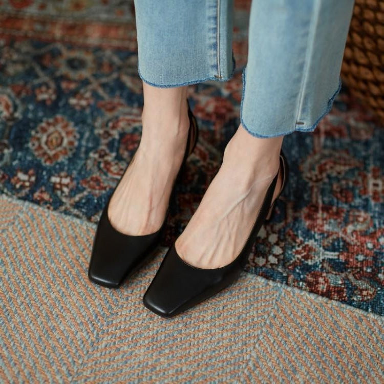 Elegantes zapatos de tacón ancho de Isabella Sol.