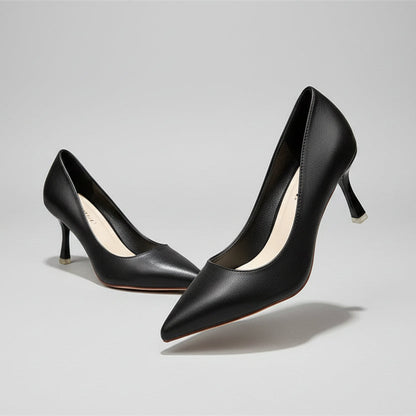 Elegantes zapatos de tacón de punta de Isabella Sol.