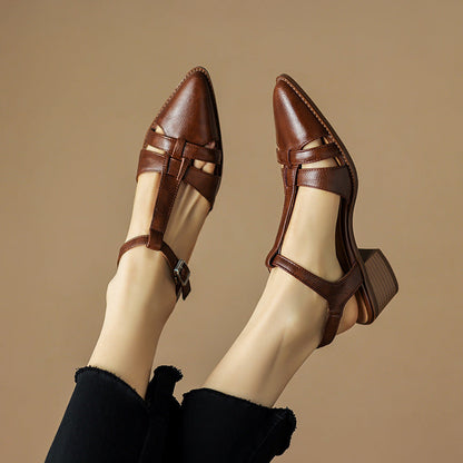 Sandalias retro romanas de punta cerrada de Isabella Sol