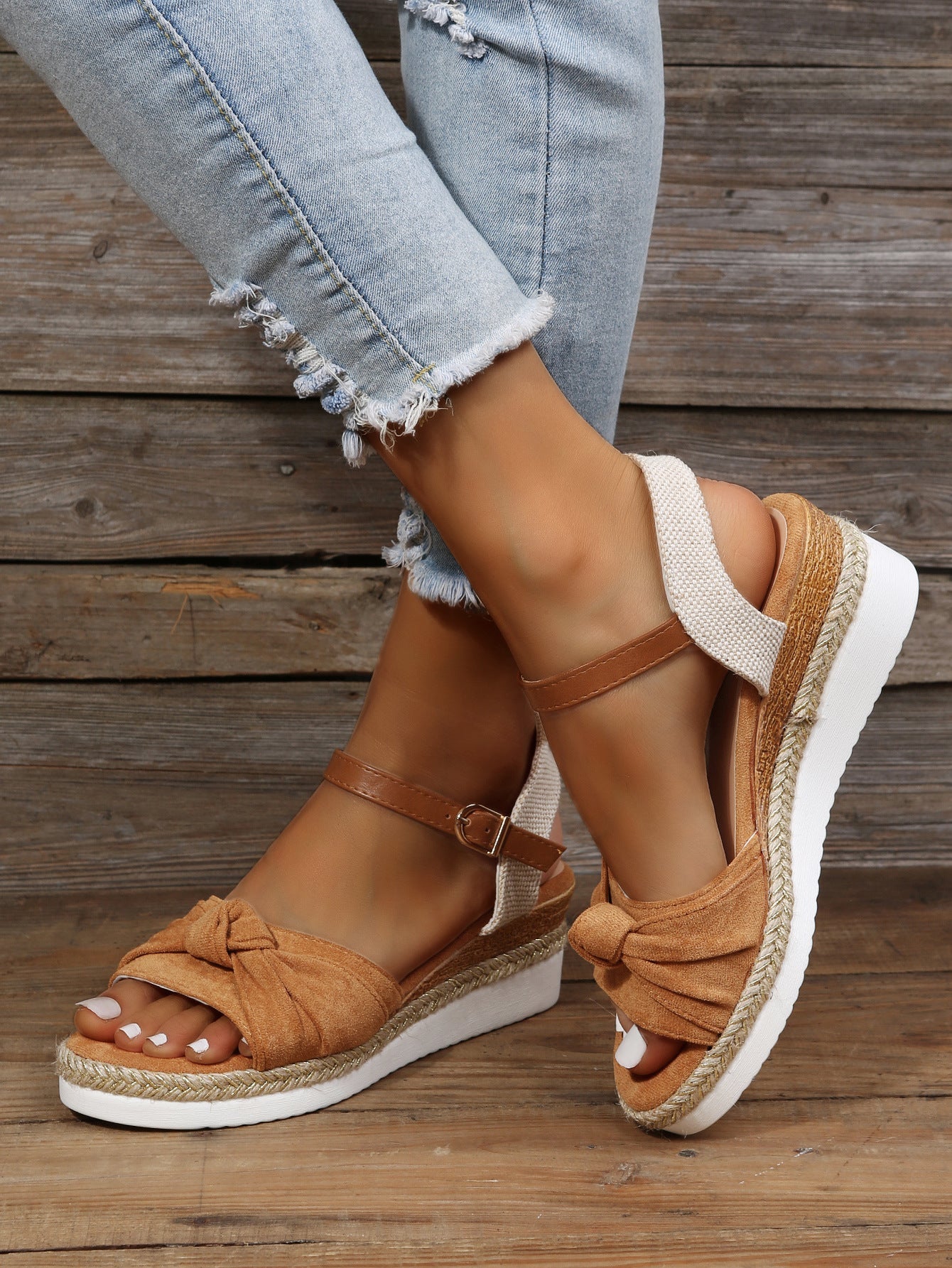 Elegantes sandalias de plataforma de Isabella Sol