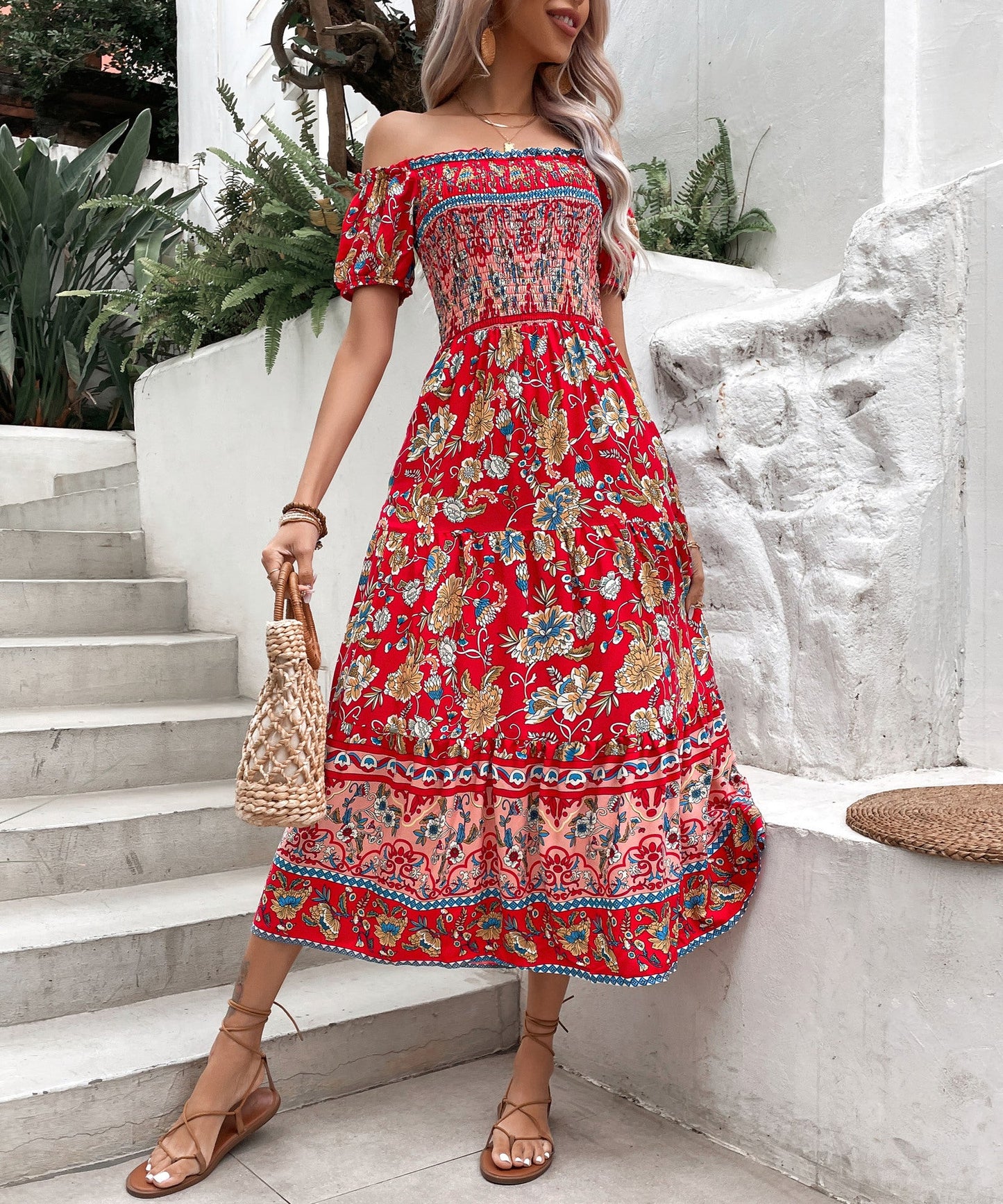 Vestido midi bohemio floral con hombros descubiertos de Isabella Sol