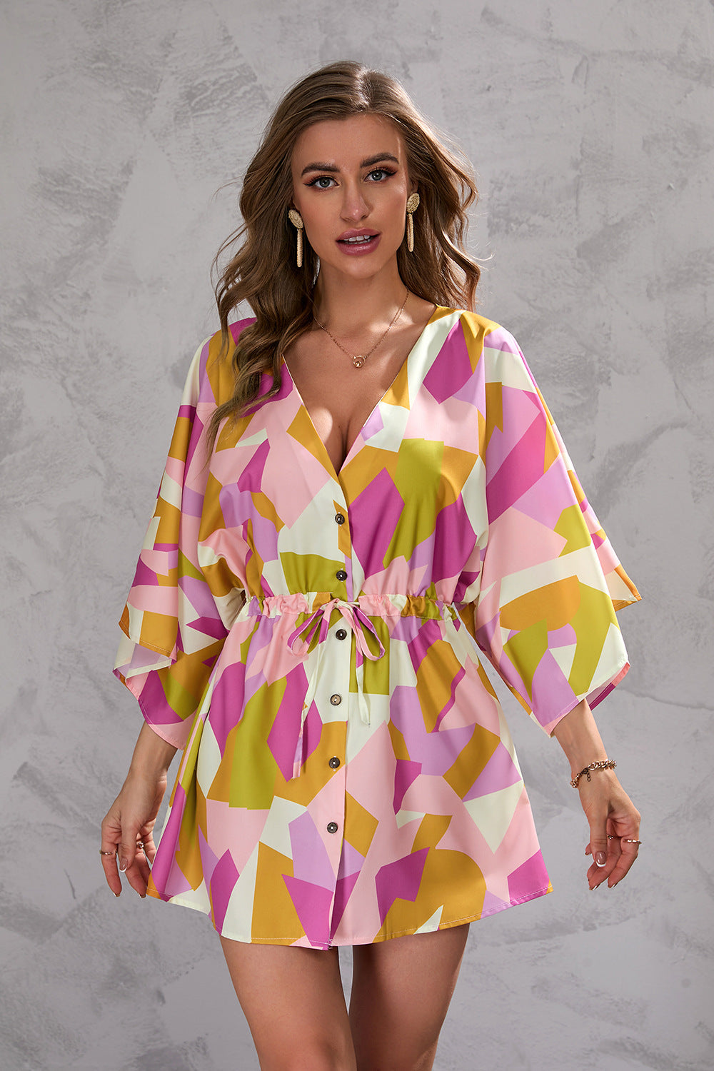Vestido de verano con estampado de hojas de Isabella Sol