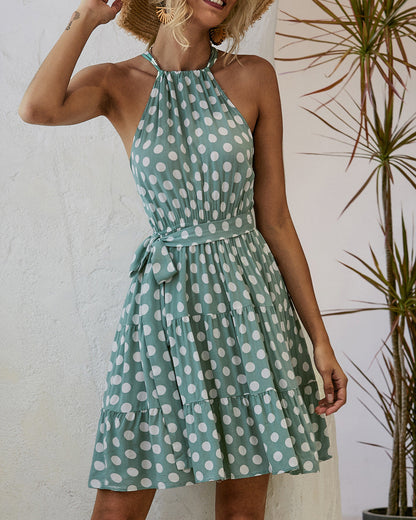 Elegante vestido halter de lunares de Isabella Sol