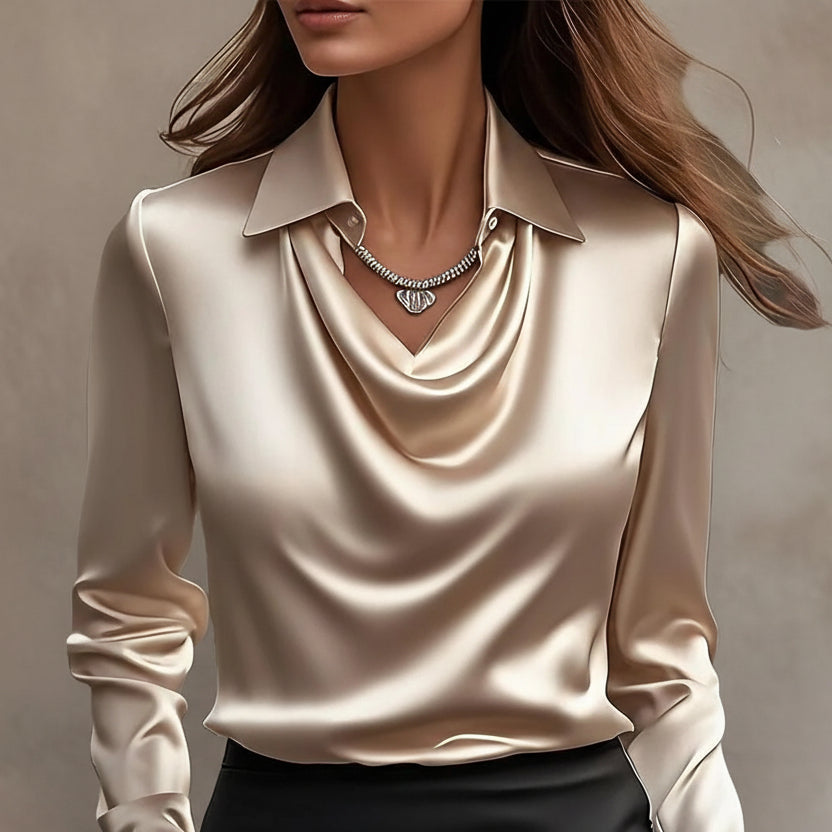 Elegante top de satén con cuello acampanado de Isabella Sol.