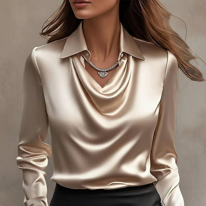 Elegante top de satén con cuello acampanado de Isabella Sol.