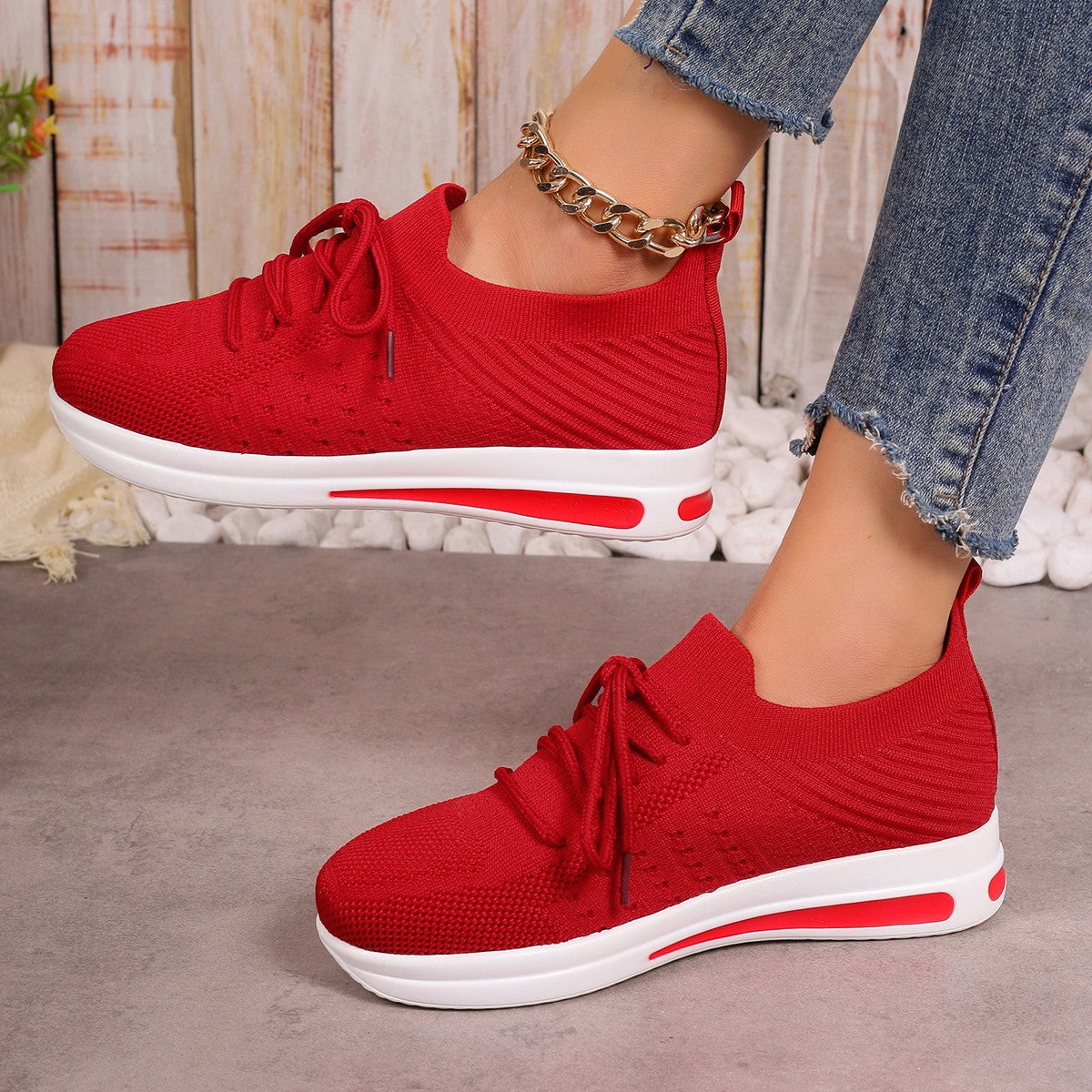 Zapatillas ligeras Isabella Sol Fly-Knit para uso diario.