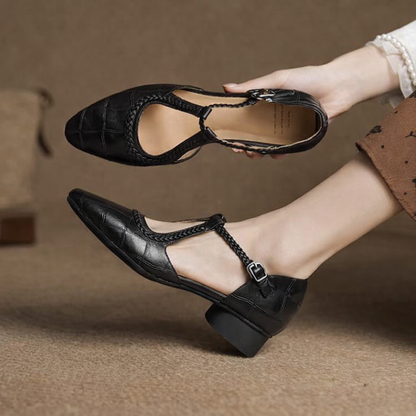 Zapatos de tacón grueso estilo Mary Jane de estilo retro de Isabella Sol