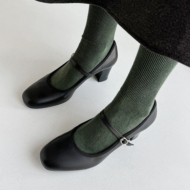 Zapatos de tacón estilo Mary Jane de Isabella Sol