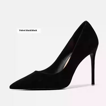 Elegantes tacones de aguja de cuero de Isabella Sol