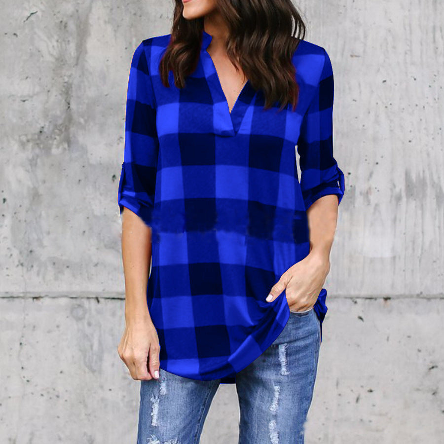 Blusa holgada de cuadros con escote en V de Isabella Sol