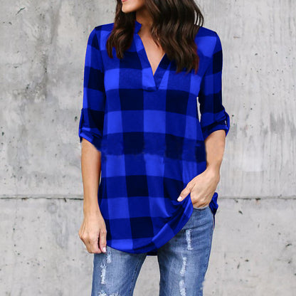 Blusa holgada de cuadros con escote en V de Isabella Sol