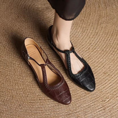 Zapatos de tacón grueso estilo Mary Jane de estilo retro de Isabella Sol