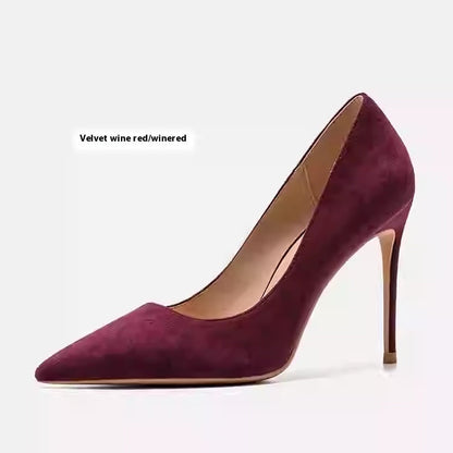 Elegantes tacones de aguja de cuero de Isabella Sol