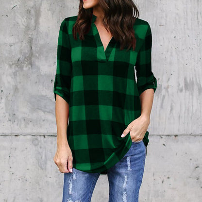 Blusa holgada de cuadros con escote en V de Isabella Sol