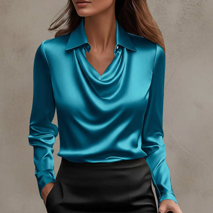 Elegante top de satén con cuello acampanado de Isabella Sol.