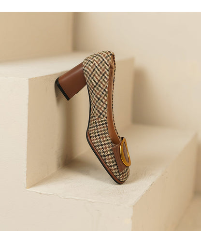 Elegantes tacones metálicos con lazo de Isabella Sol