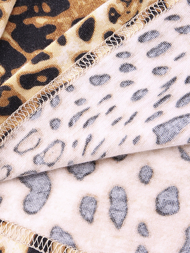 Top con escote en V y estampado de leopardo de Isabella Sol