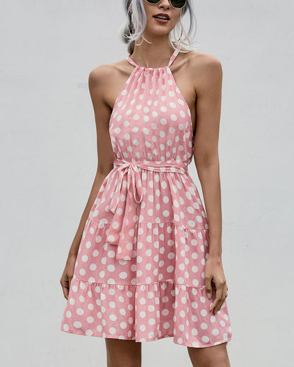 Elegante vestido halter de lunares de Isabella Sol