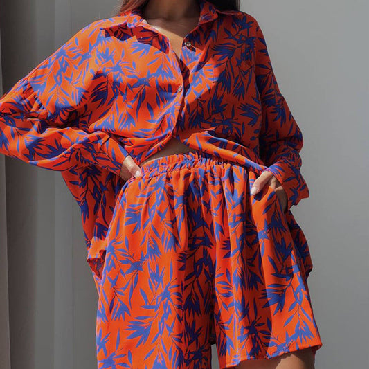 Conjunto de camisa estampada con la vibrante hoja de arce de Isabella Sol