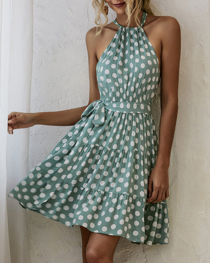Elegante vestido halter de lunares de Isabella Sol