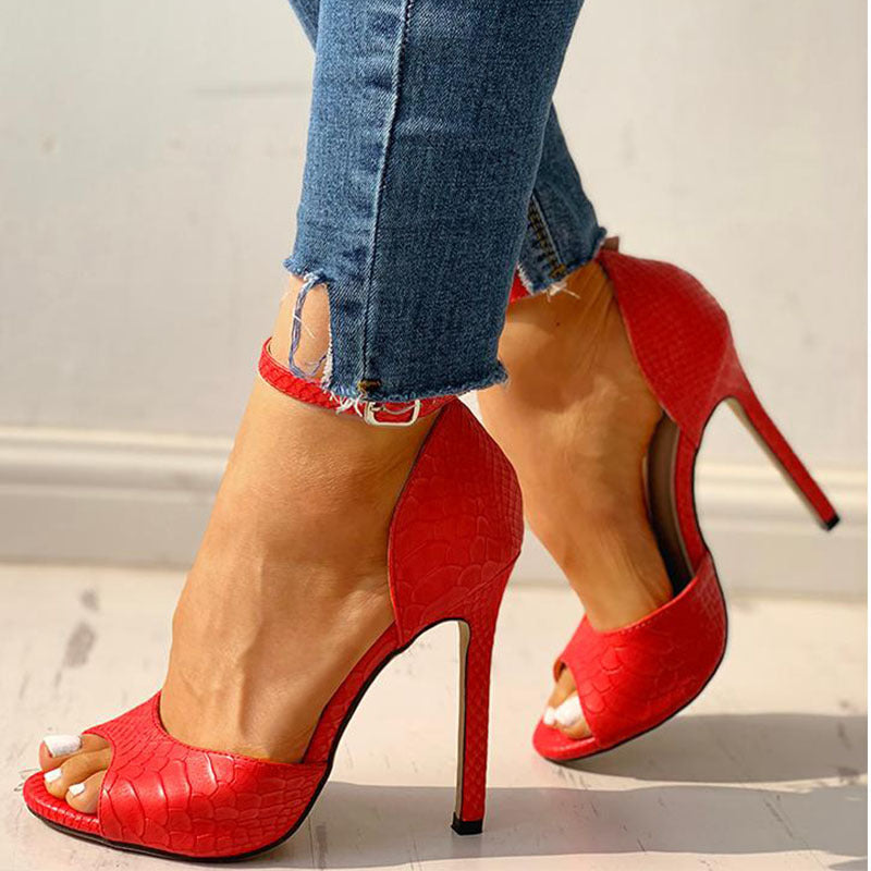 Elegantes zapatos de tacón con punta abierta de Isabella Sol