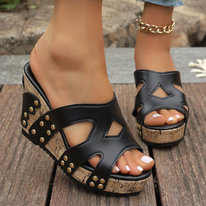 Chic Rivet Platform Sandals Isabella Sol