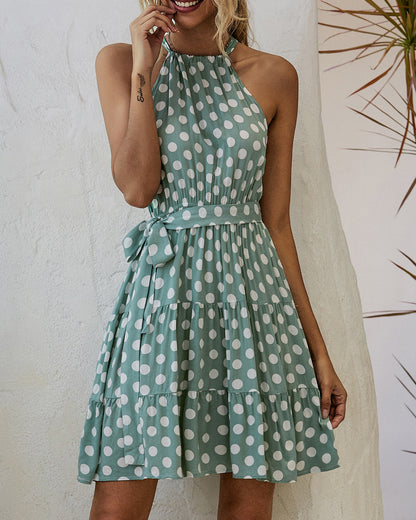 Elegante vestido halter de lunares de Isabella Sol