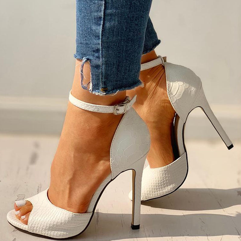 Elegantes zapatos de tacón con punta abierta de Isabella Sol