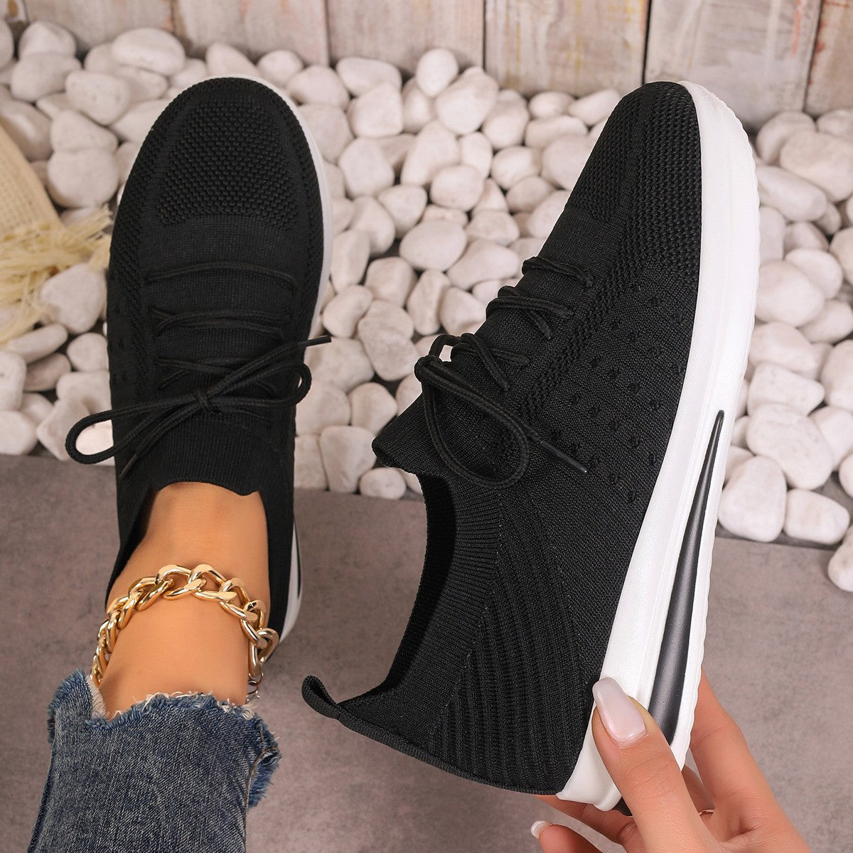 Zapatillas ligeras Isabella Sol Fly-Knit para uso diario.