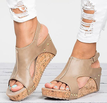 Elegantes sandalias de cuña con plataforma de Isabella Sol