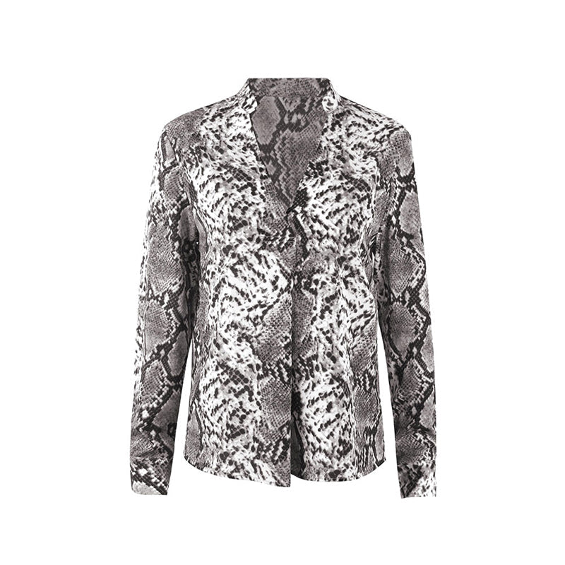 Elegante blusa abotonada con estampado de leopardo de Isabella Sol