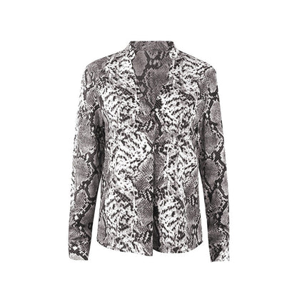 Elegante blusa abotonada con estampado de leopardo de Isabella Sol
