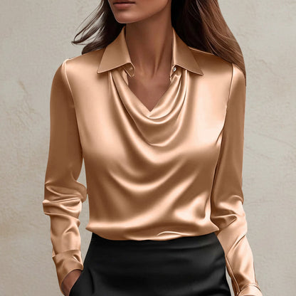 Elegante top de satén con cuello acampanado de Isabella Sol.