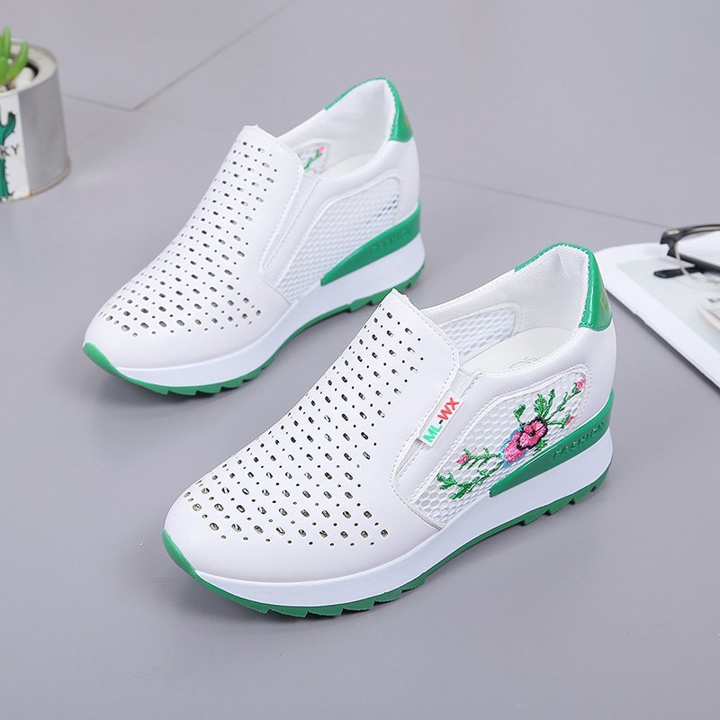 Mocasines sin cordones bordados de Isabella Sol