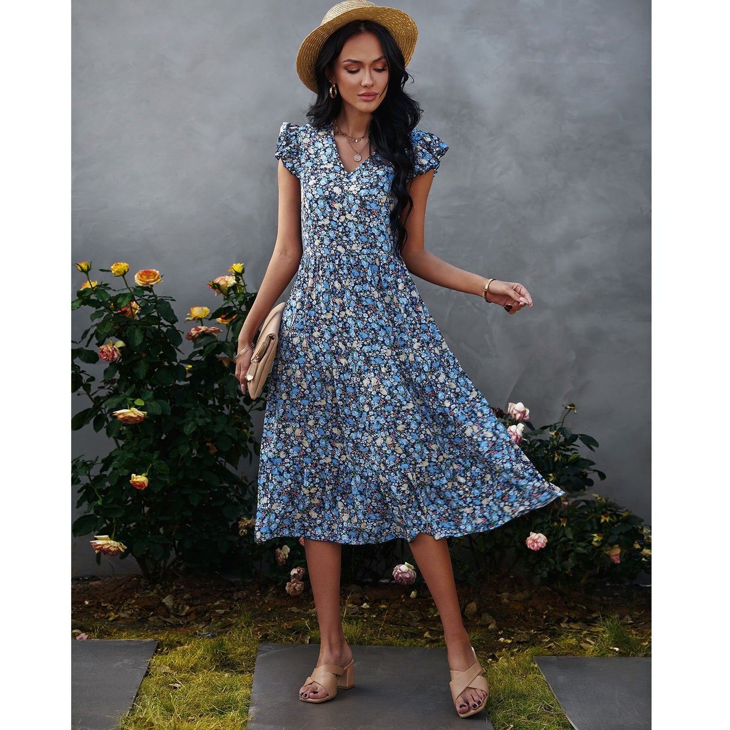 Elegante vestido midi floral de Isabella Sol