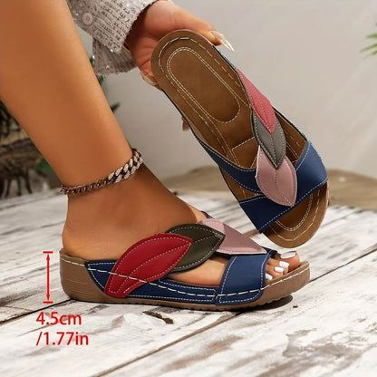 Sandalias con diseño de hojas y bloques de color de Isabella Sol