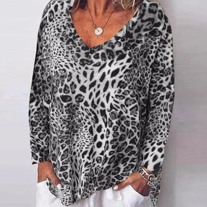 Top con escote en V y estampado de leopardo de Isabella Sol