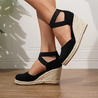 Elegantes sandalias deportivas de talla grande de Isabella Sol