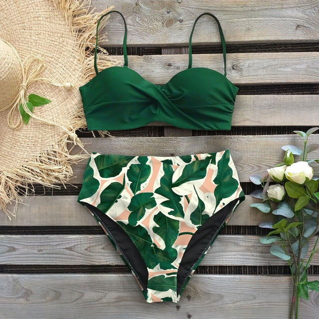 Bikini floral de talle alto de Isabella Sol