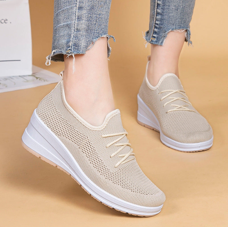 Sandalias de plataforma con cuña de malla transpirable de Isabella Sol.